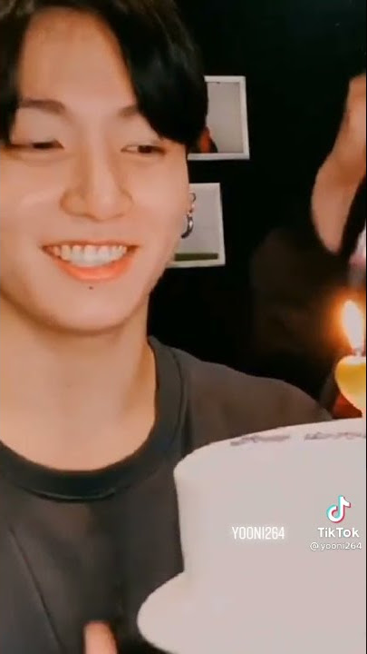 momen ketika bangtan tiup lilin🎂🎂 bts funny moments✨