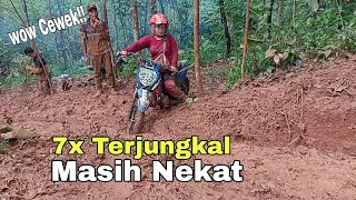 Cewek nekat naik di tanjakan lumpur edan || Trabas lucu Extreme Cihideung ||