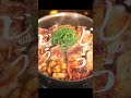 じゅうじゅうと焼ける肉...さらに白飯を入れると...