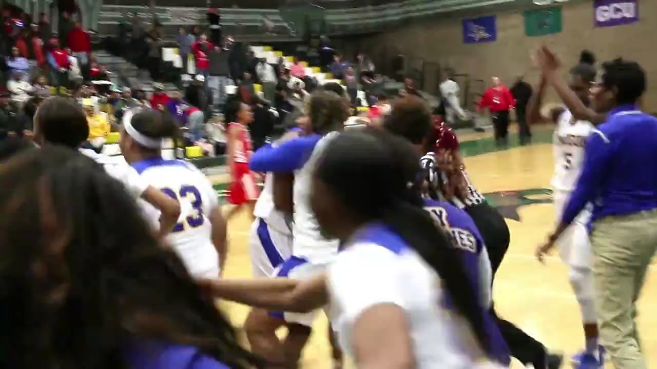 Simeon's Girls Basketball Team Wins