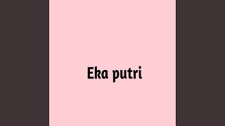 Pintu merah rumah nenek sulastri