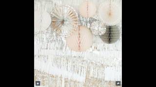 16 DIY Photo Booth Ideas for Your Wedding   Pretty Designs