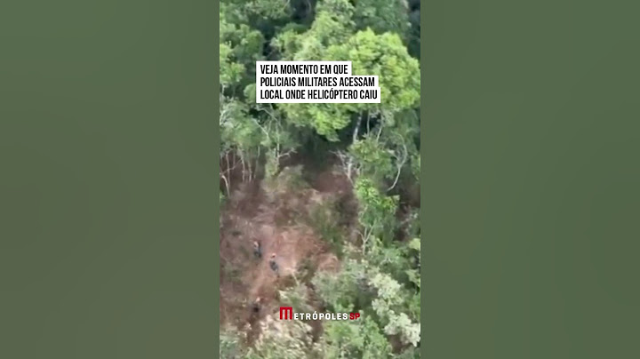 Veja momento em que PMs acessam local onde helicóptero caiu em SP