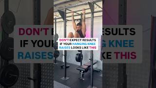 Don’t expect results if your hanging knee raises look like this 🙅‍♂️