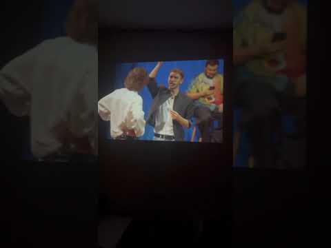 Смарт проектор SMART 4K Projector Ultra HD до 130 дюймів, міні, портативний,HDMI-сумісний, повна підтримка Android та iOS , Bluetooth 5.0, Wi-Fi 6, мультимедійний домашній кінотеатр, чорний