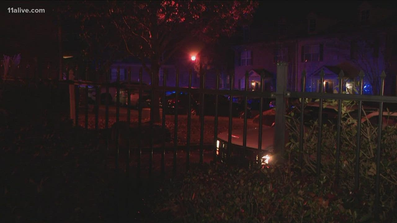 1 shot at East Point apartment complex, police say