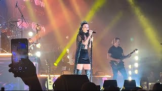 İkimizden Biri - Fatma Turgut Canlı Bgm