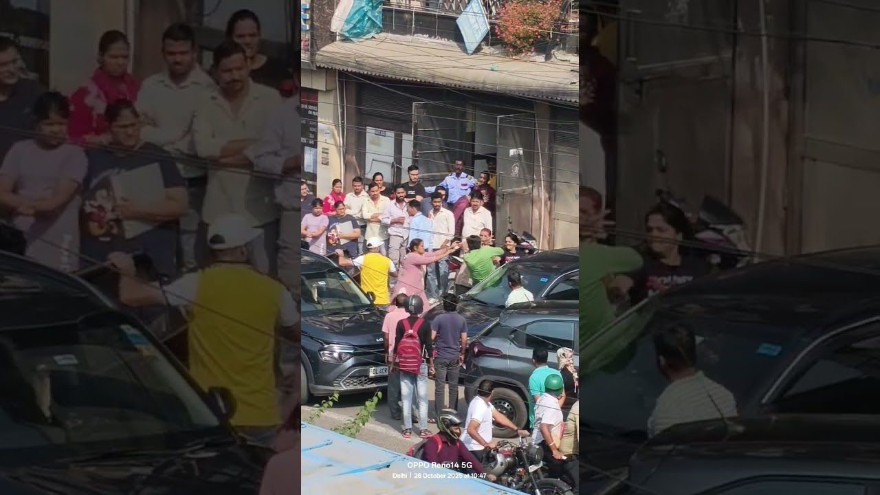 Live Road Fight Rage in Delhi between 2 Families 