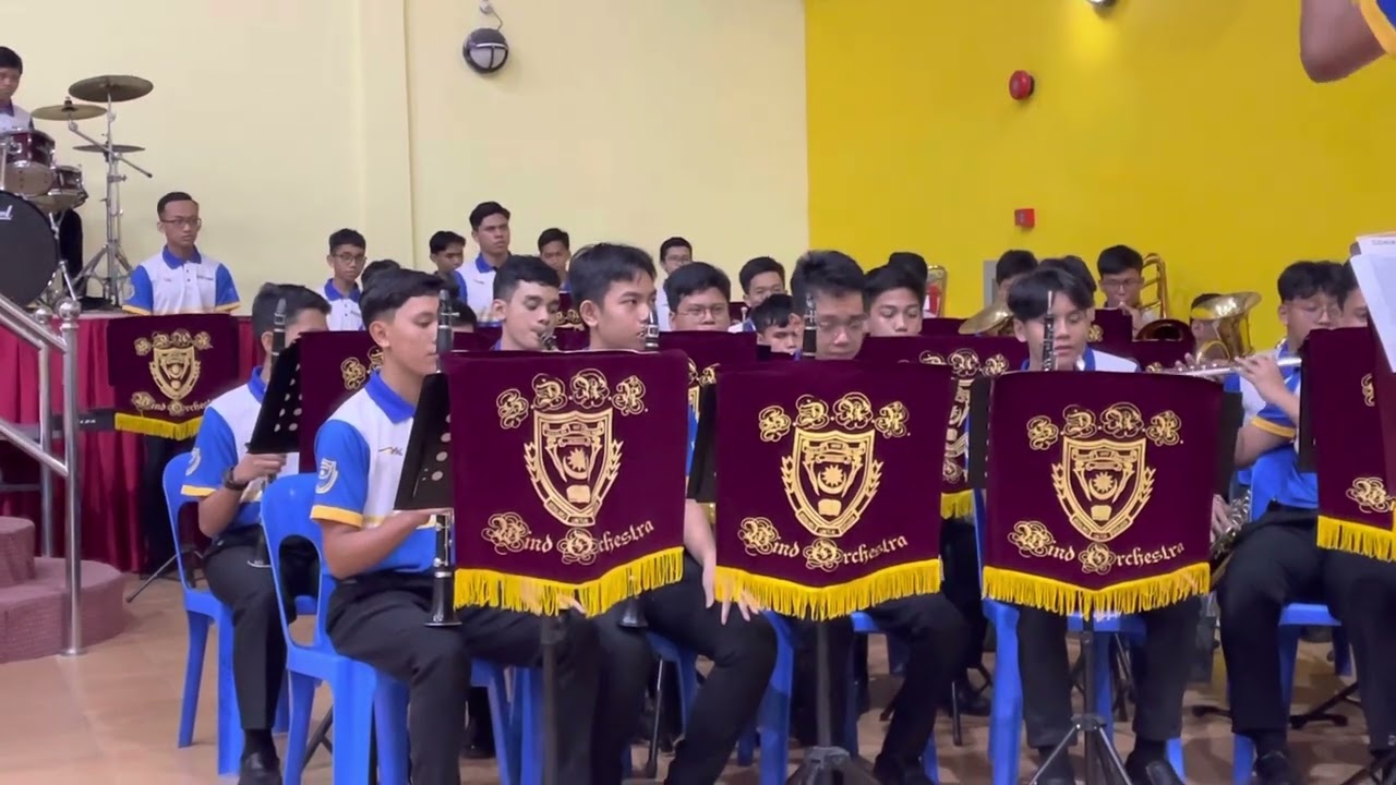 Persembahan Orkestra Simfonik Band dari SK DATO ABD RAZAK (SDAR). Jurulatih Cg NORHAYATI.