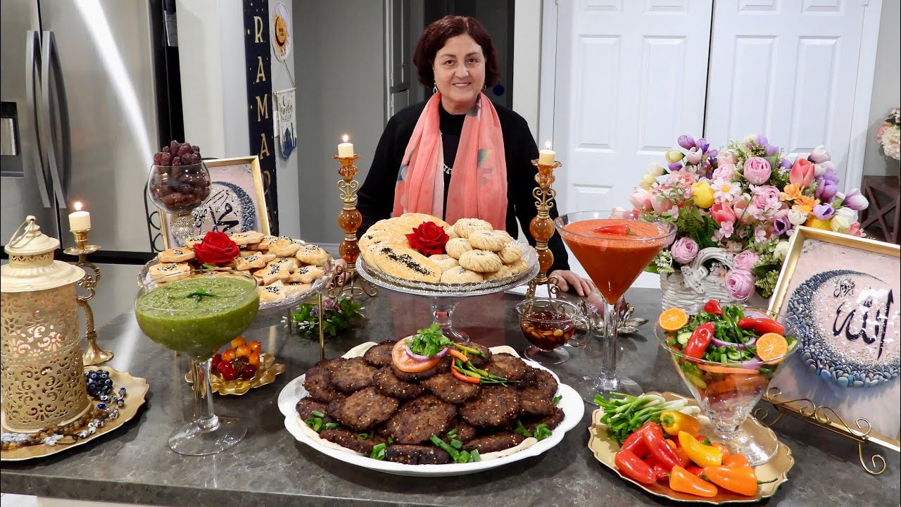 Chapli Kebab w/Chutney & Kulchi Namaki for Eid! - چپلی کباب با چتنی کلچه شور