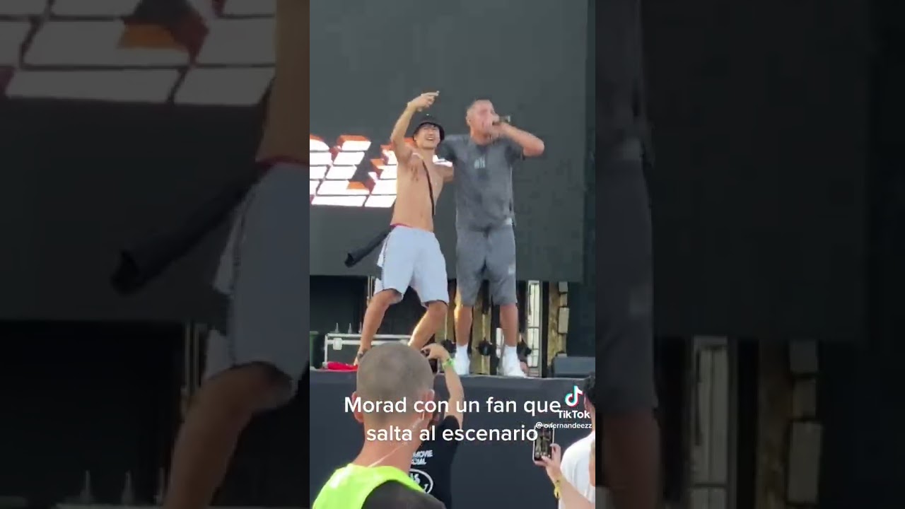 Morad ... Fan Jumps on Stage 🥇🤩