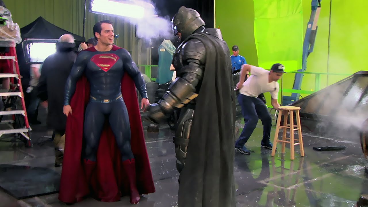 Batman suit 'Batman v Superman' Behind The Scenes [+Subtitles] - YouTube