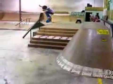 Michael Magalhaes Kickflip Double-Set at MIA skate...