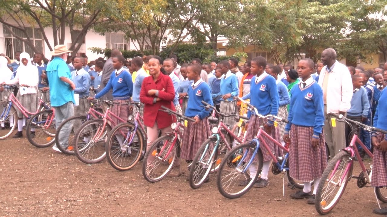 WANAFUNZI WAKIKE WANAOTEMBEA UMBALI MREFU  OLMOTI SEKONDARI  WAPOKEA BAISKEL | WASEMA HAYA