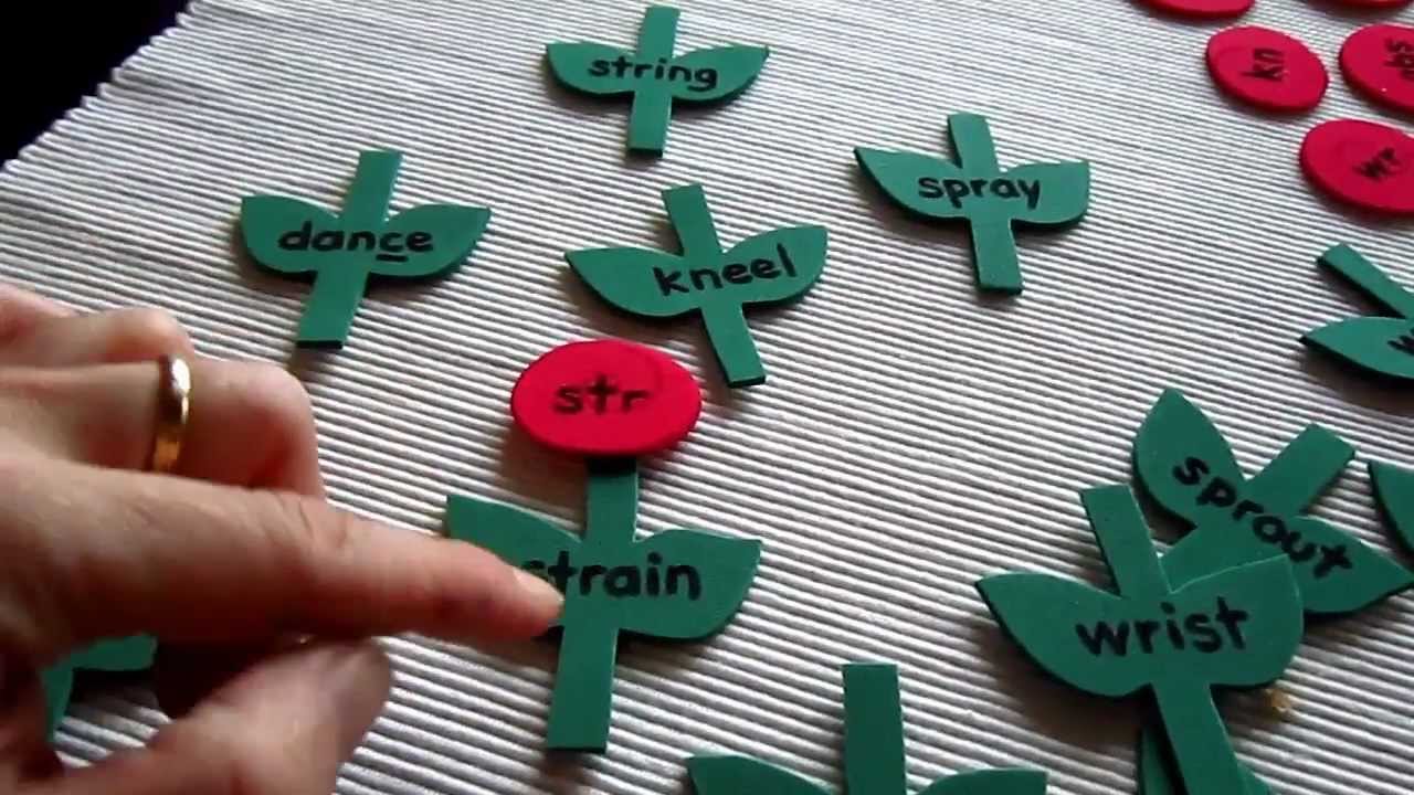 Preschool ReadingPhonics flower game for blends str spr scr shr squ