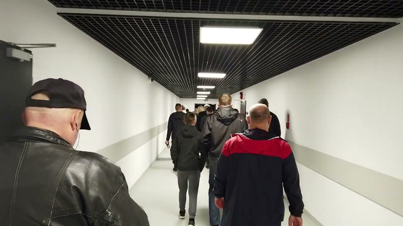 WYCIECZKA PO STADIONIE POGONI SZCZECIN SEKTOR VIP I MURAWIE