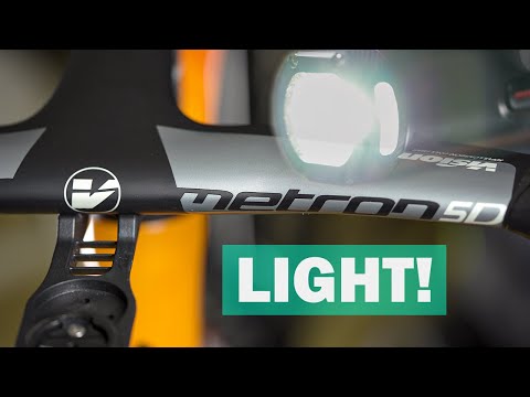 Video: Garmin ra mắt đèn pha tự động, Varia UT800