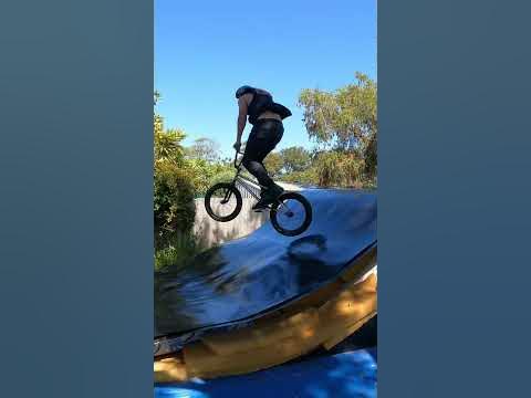 Floaty 3whip. #viral #bmx #fypシ#shortsvideo#shortsfeed#short#shorts# ...