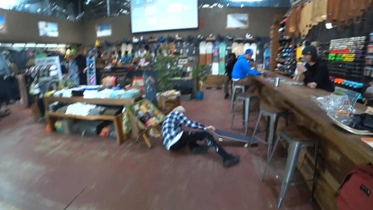 xQc does the 30 second Kickflip Challenge