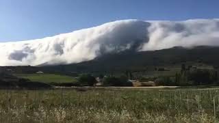 Espectaculares nubes deciden en la sierra de Cantabria España