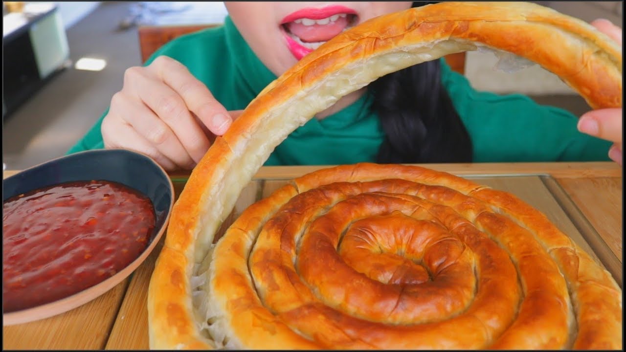 ASMR CRISPY GREEK SPANAKOPITA | EATING SOUNDS | NO TALKING