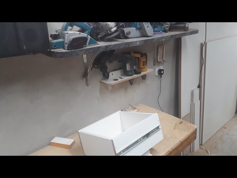 Aula (23) colocando corrediça em laterais de gavetas.