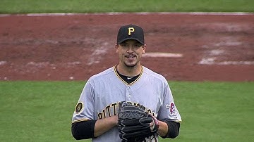 PIT@BAL: Alvarez fields grounder deflected off Morton