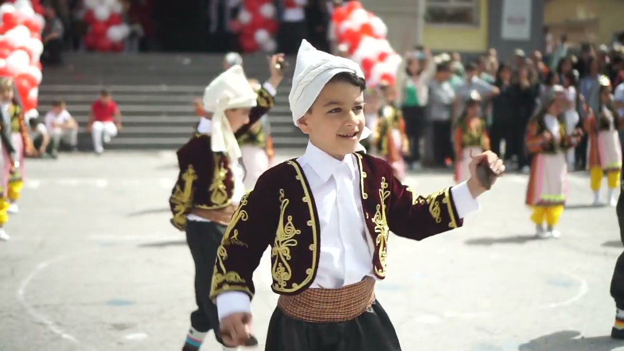 23 Nisan - Halk Oyunları - Kamile Bozdemir -1/A Av. Ahmet Ulucan İlkokulu