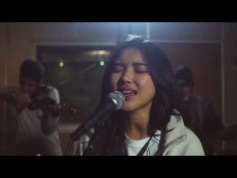 Shakira Jasmine - Topeng (Live Version)