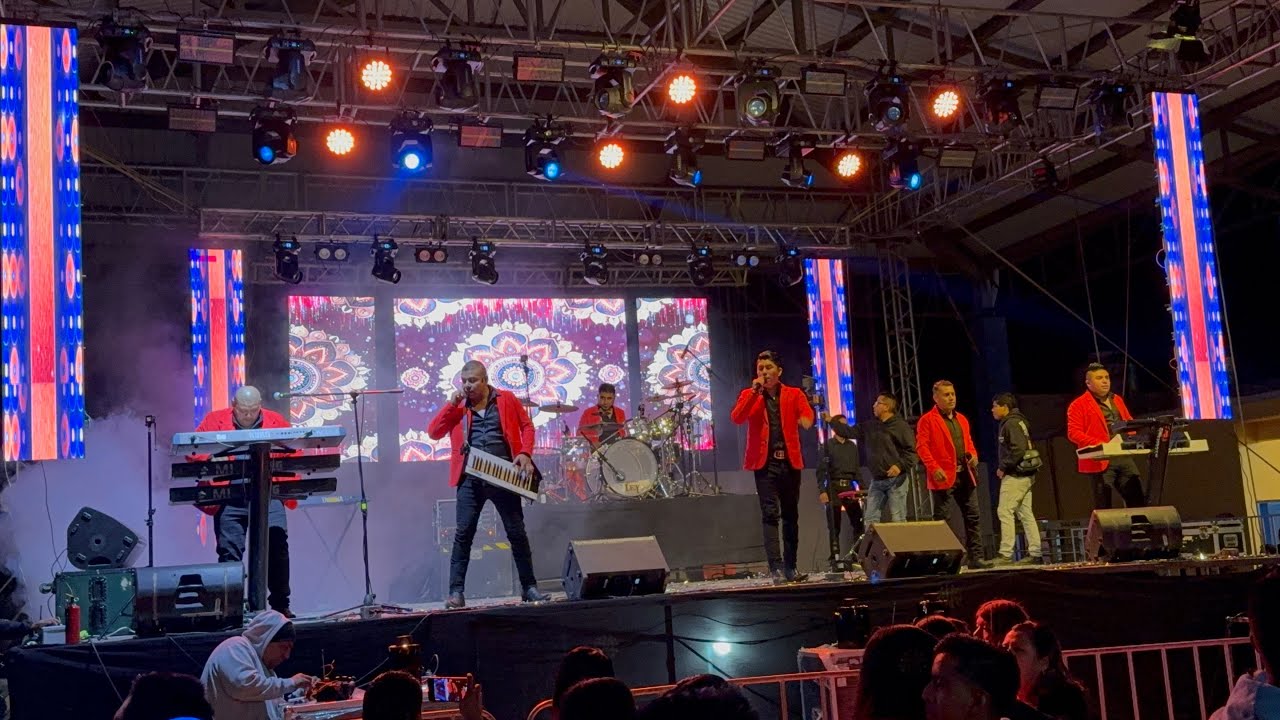 La mera ley y su espectacular baile en magdalena peñasco 