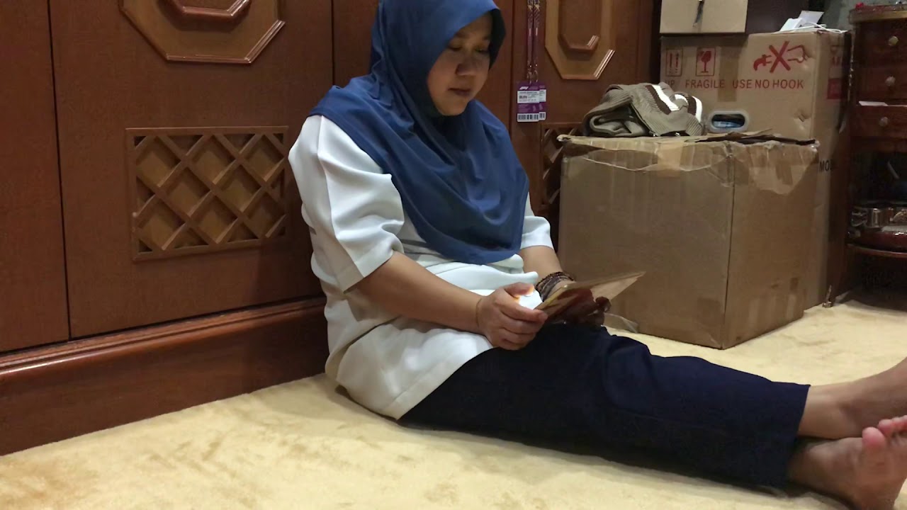 Indonesian Sings | ‘Bodak Yellow’ by Cardi B (not clean)