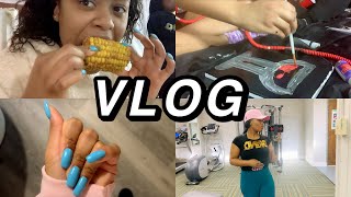 VLOG | THESE CRABS WERE SO GOOD !!! GOING TO THE GYM + BIRTHDAY/PAINT PARTY +  NEW NAILS