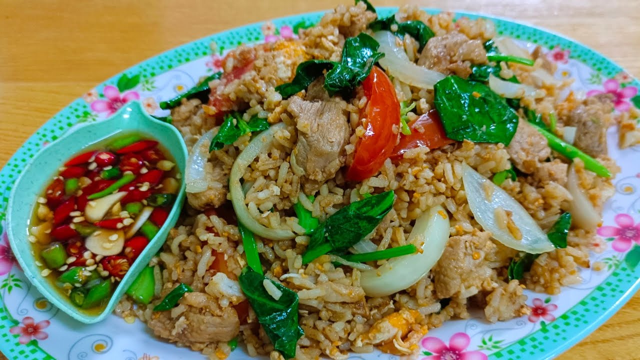 วิธีทำข้าวผัดหมูไข่ใส่คะน้า ข้าวผัดที่หลายๆคนบอกว่าอร่อย สไตล์ | ครัวบ้านๆ Channel
