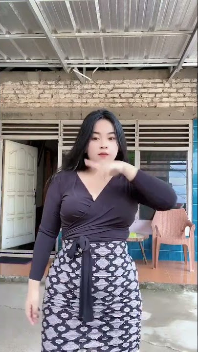 TIKTOK TANTE SEMOK MONTOK GOYANG HOT BIKIN NGILER