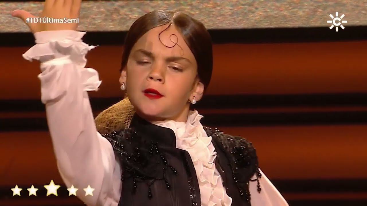 Triana 'La Revuelo' baila soleá y sale por la puerta grande como los grandes toreros hacia la Final