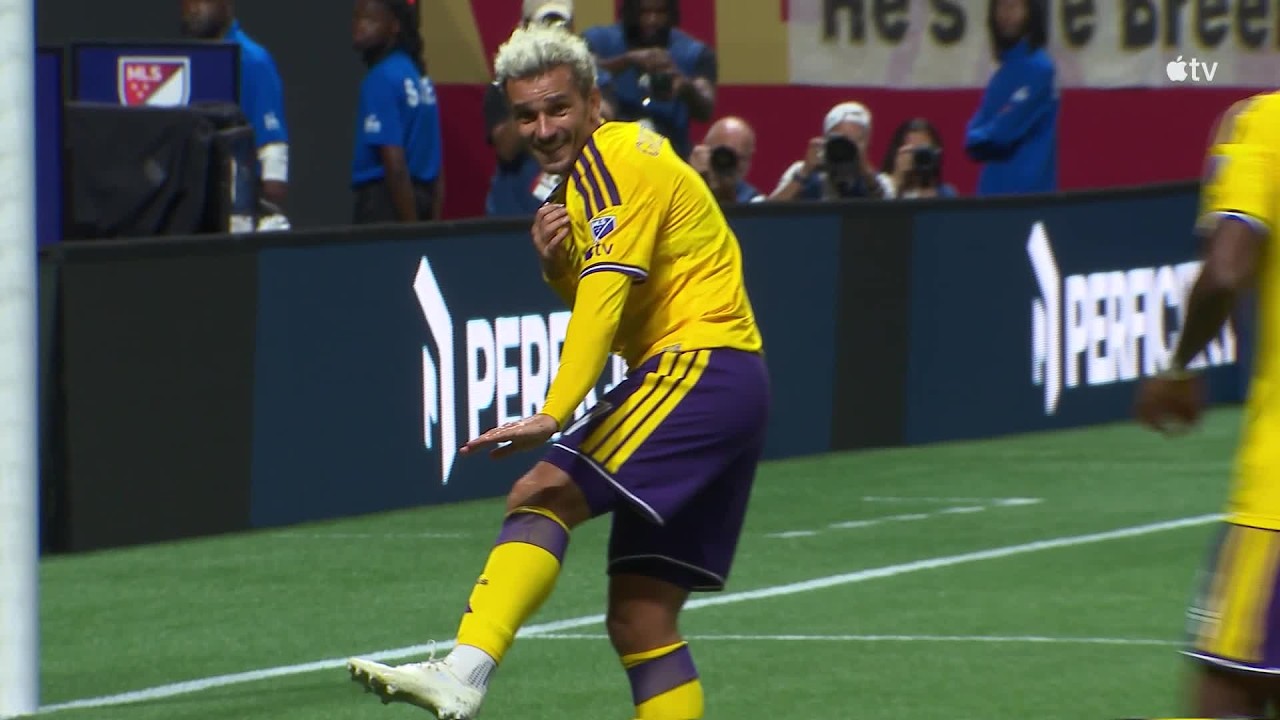 Griezmann BEAUTIFUL GIVE-AND-GO and HITS THE HEISMAN!