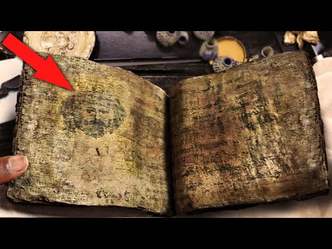 Что узнали археологи, когда отреставрировали тысячелетнюю книгу. Самые необычные находки