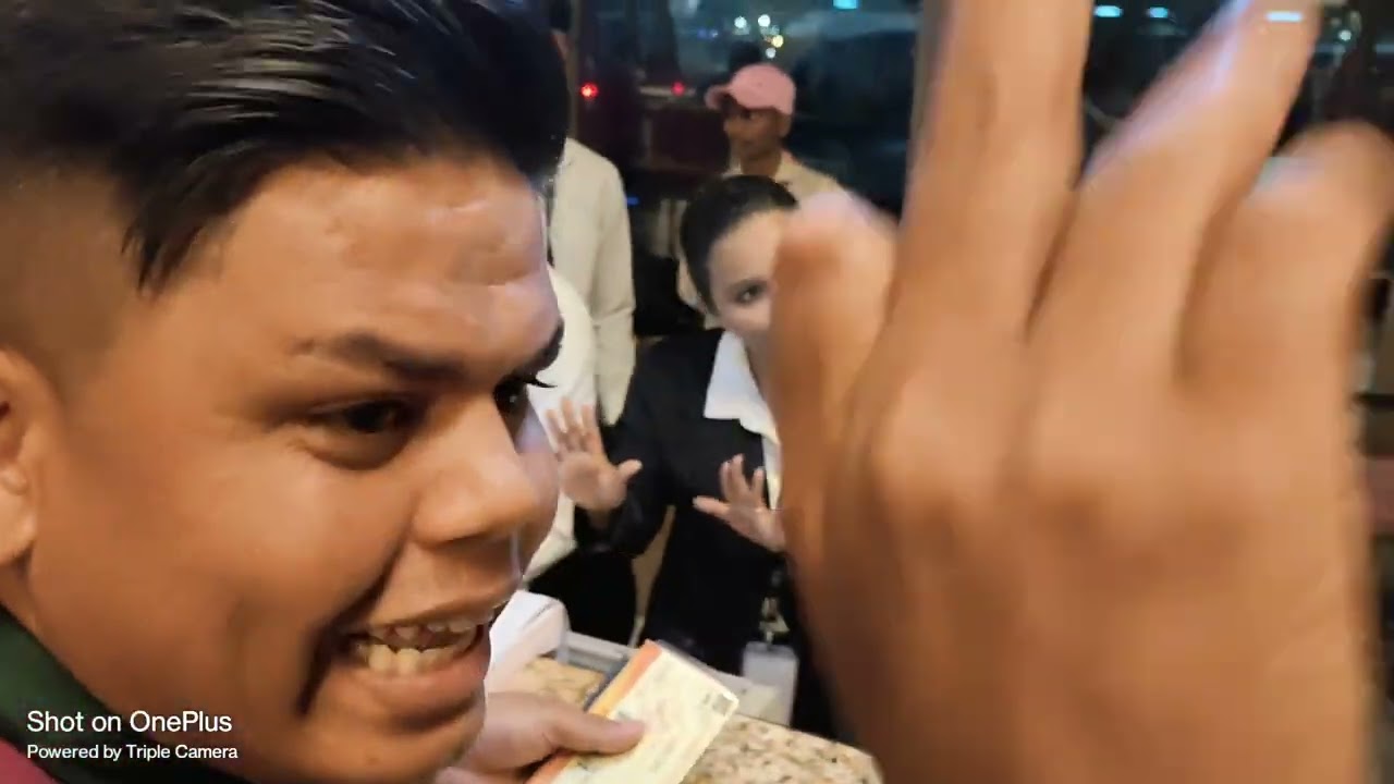 Mumbai airport presenters@angry with airindia staff@@