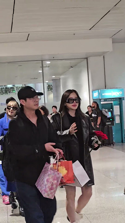 2NE1 Welcome to Việt Nam 🇻🇳#2NE1#CL #ParkBom #Dara #Minzy #TOUR #WELCOMEBACK #YG#WELCOMETOVIETNAM
