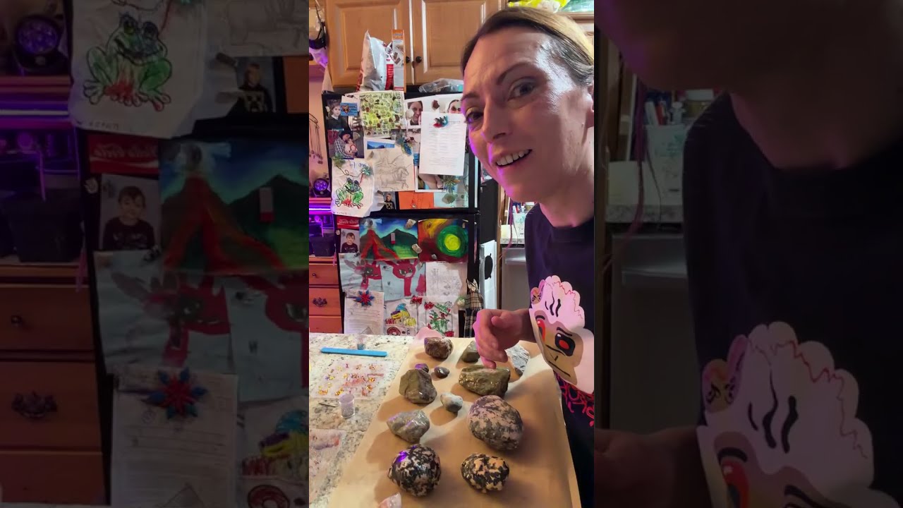 Hi Maddogmountainarts here finishing the Minecraft puzzle resin table or try to anyways