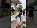 Realmente no es fácil tener un pedazo de sandía #video gracioso #video original