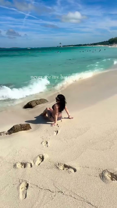 kisses from The Bahamas 💋 #shorts #vacation #vacationmode #bahamas #beachday