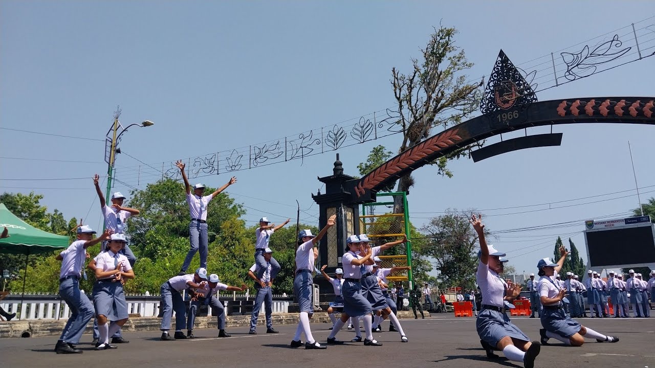 PBB VARIASI TERBAIK Garuda Sakti SMANTANG JUARA 1