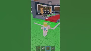 Deze persoon weet niet hoe hij de basis moet vergrendelen. #roblox #brainrot