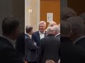 Discuții între PSD, AUR și micile grupuri desprinse din SOS și POT au fost surprinse în Parlament