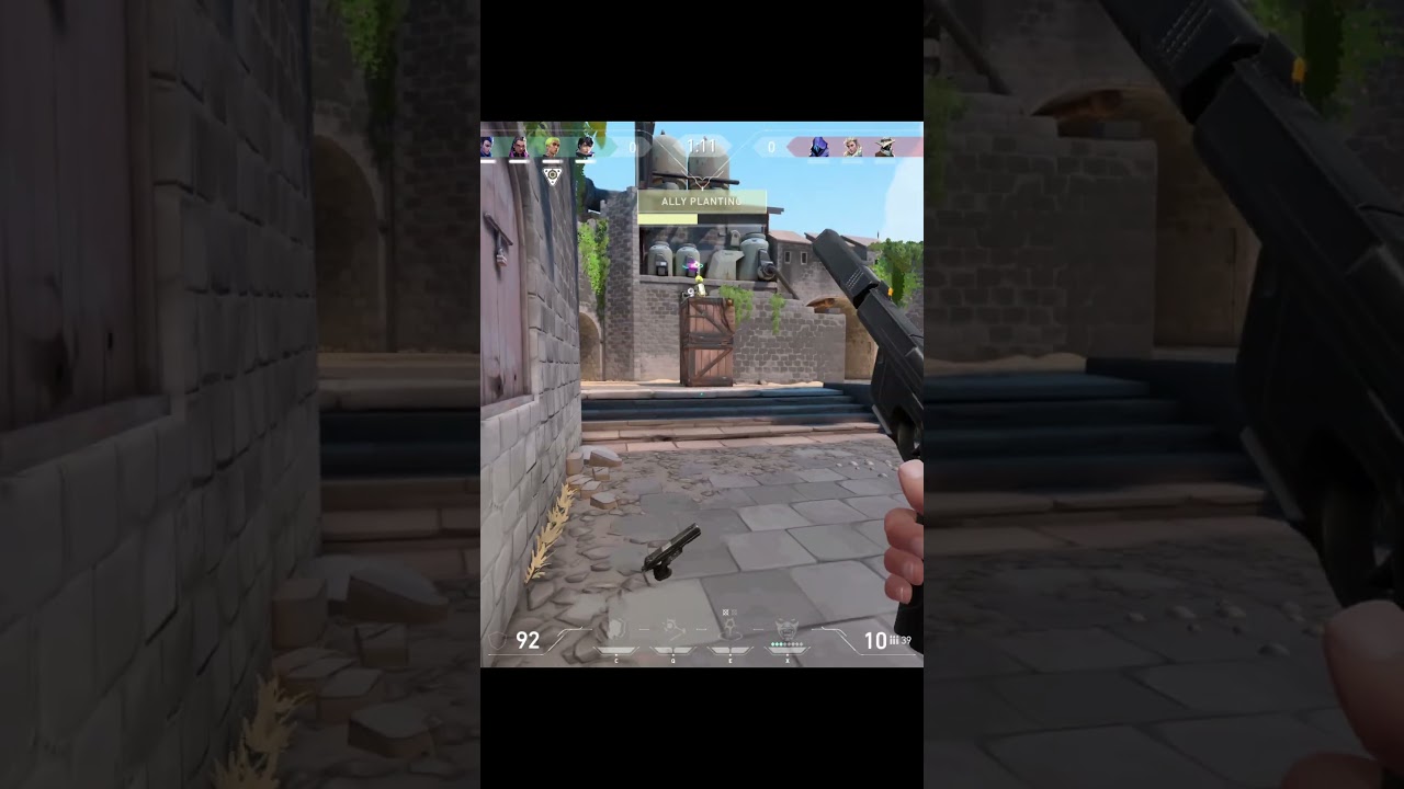 Pistol clutch..... body clutch 🤣