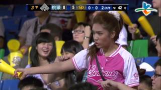 20130913 CPBL 桃猿VS象 3下 恰恰犧牲打追回1分+展元瑟雷熙.雷瑟琳傻傻分不清楚