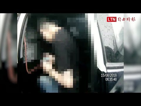 賓士男酒駕路中呼呼大睡 酒測值0.92毫克(警方提供)