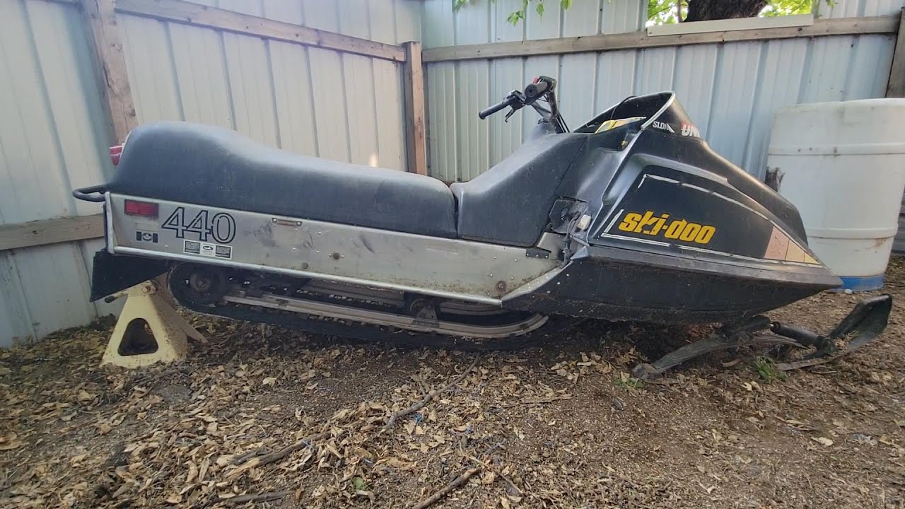1977 Ski Doo Everest 440 Resurrection!! Will It Start? YouTube