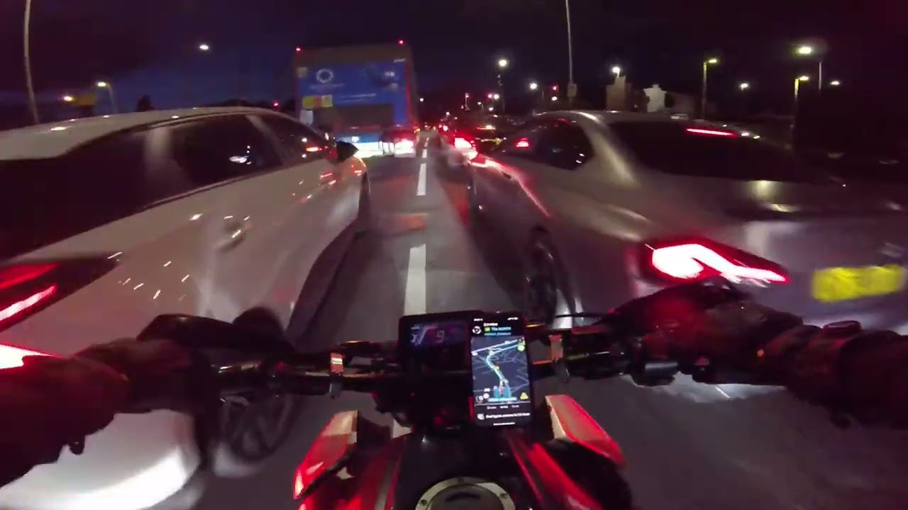 Honda cb125r riding in London (pure sound)